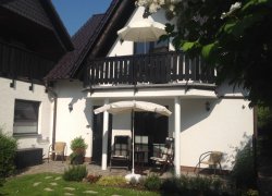  Aussenansicht Terrasse EG-Wohnung