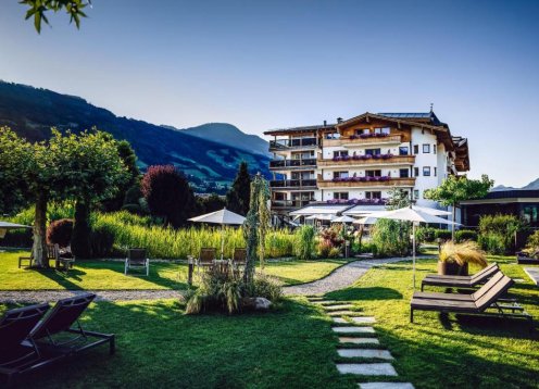 Hotel Held Urlaub im Zillertal Tirol Österreich mit Hund