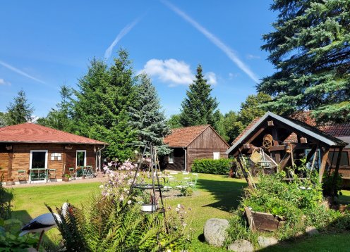 Eingezäuntes Ferienhaus 100m See Familien und Gruppenurlaub