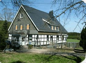 Haus zum Husky in Schmallenberg im Sauerland mit Hund