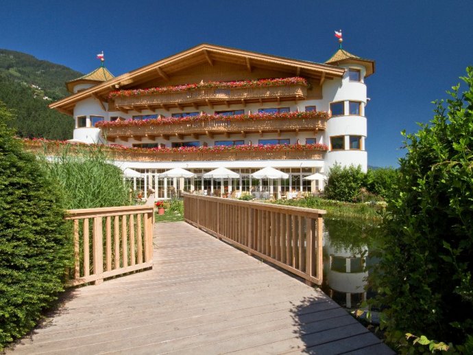 Garten Hotel Magdalena in Ried im Zillertal - Hund erlaubt